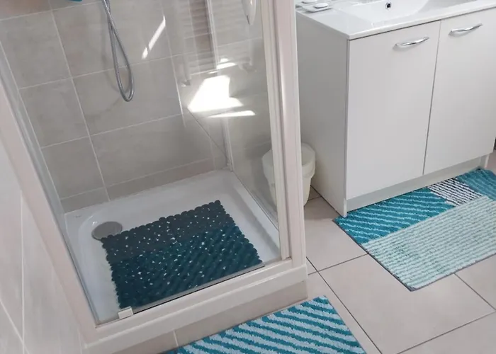 לינה וארוחת בוקר Cenina סן-פר-סור-מר